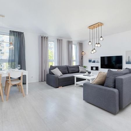 Apartamenty Platany Z Parkingiem By Noclegi Renters 科沃布热格 外观 照片