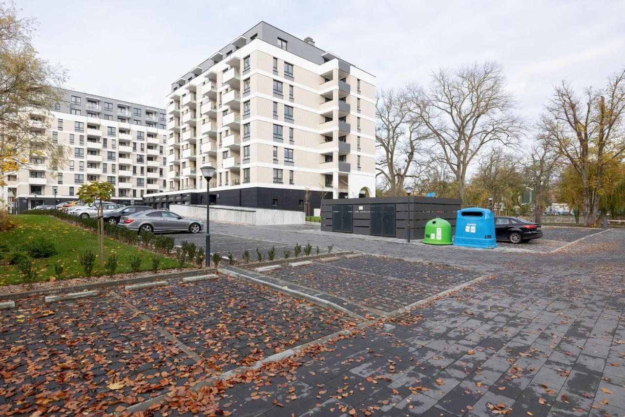 Apartamenty Platany Z Parkingiem By Noclegi Renters 科沃布热格 外观 照片