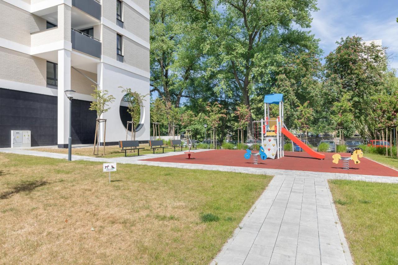 Apartamenty Platany Z Parkingiem By Noclegi Renters 科沃布热格 外观 照片