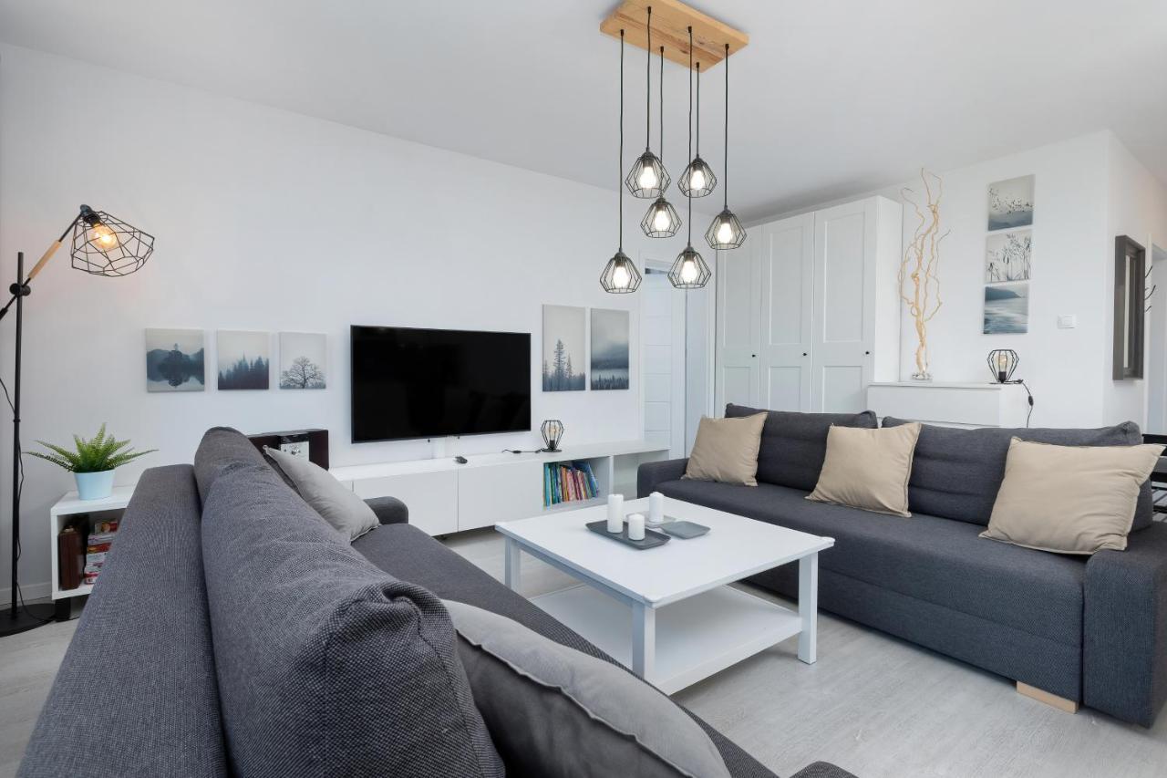 Apartamenty Platany Z Parkingiem By Noclegi Renters 科沃布热格 外观 照片